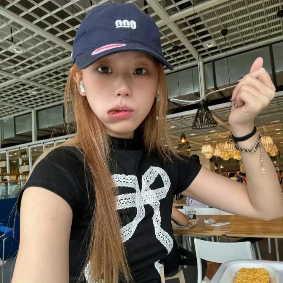 少女嬉春
